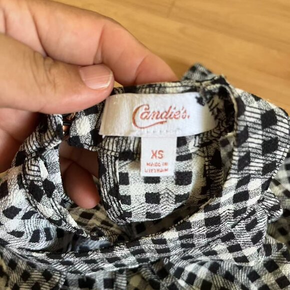 Candie’s Black and white gingham cold shoulder top Women XS - Picture 7 of 7